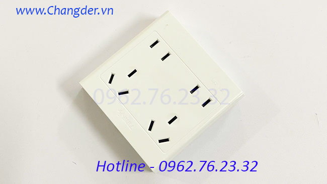 o-dien-mat-vuong-gan-noi-G09Z423-Bull